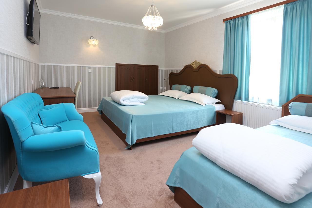 Hotel Green Garden Shumen Exterior photo